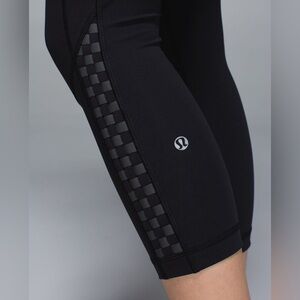 Lululemon Black Run: Inspire Crop II *Reflective Size 10